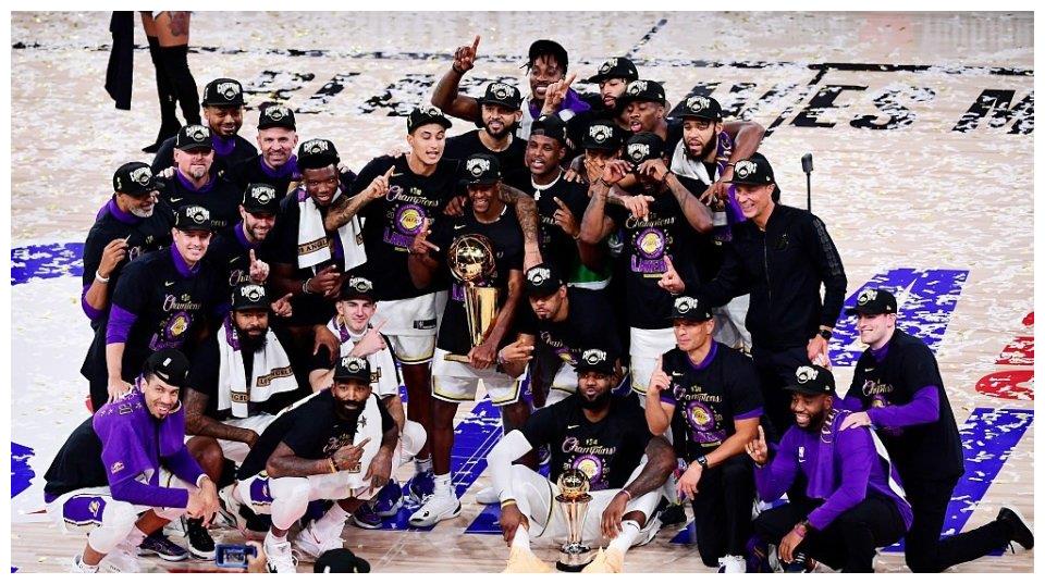 新闻看点# 2020年nba季后赛,湖人以三个4-. 来自娱哪里来 - 微博