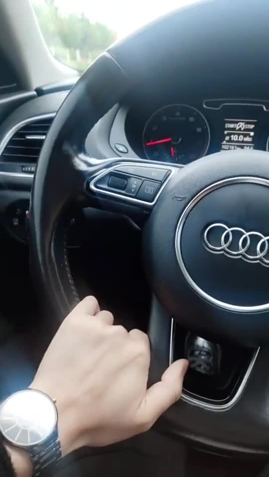 握方向盘的姿势代表身份?你是怎么握的?看看是什么身份!