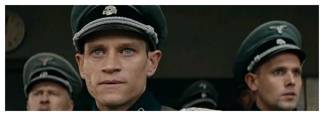 而尼古拉的对手"德国人"耶格尔上校虽然看着凶残,但屡败屡战,屡战屡败