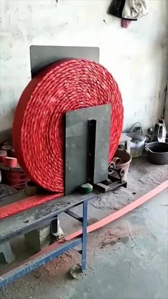 鞭炮自动化生产线一台机器顶5个工人