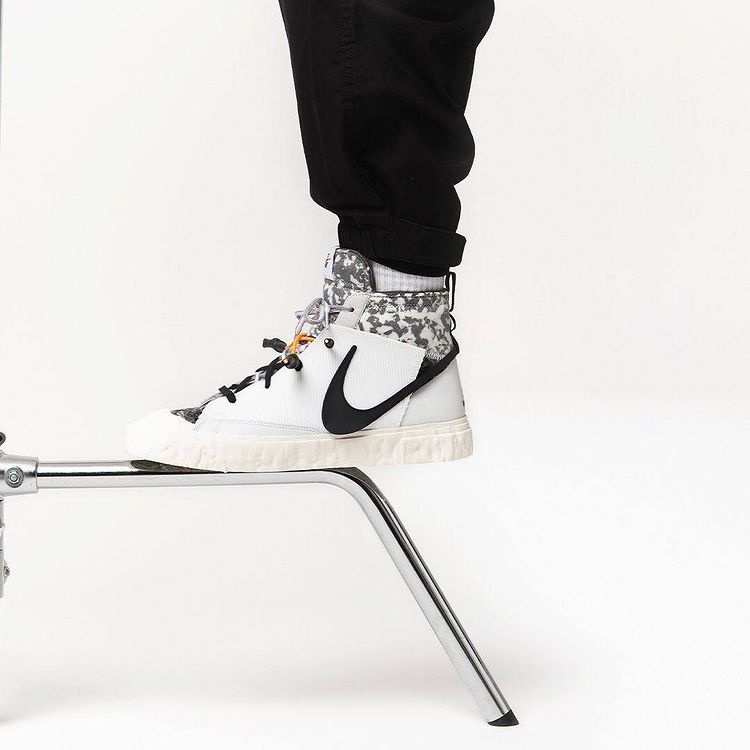 詹姆斯帅气上脚readymadexnike新联名国内发售信息公布