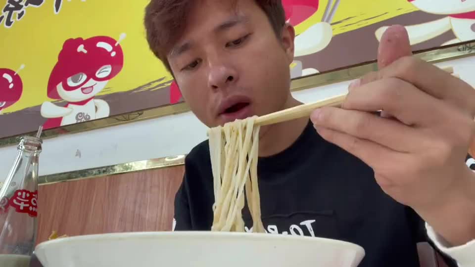 农村王四二嫂跟两个侄女回来了阿乐上南宁去接