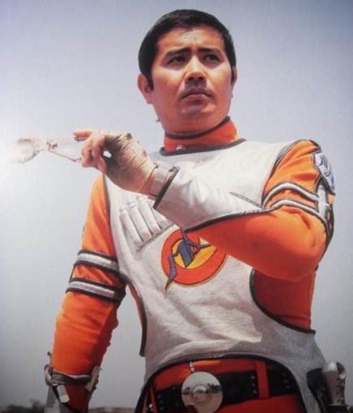 莫黎君:这场战斗真的有很多不太合理的地方,也正是这些细节,让整个