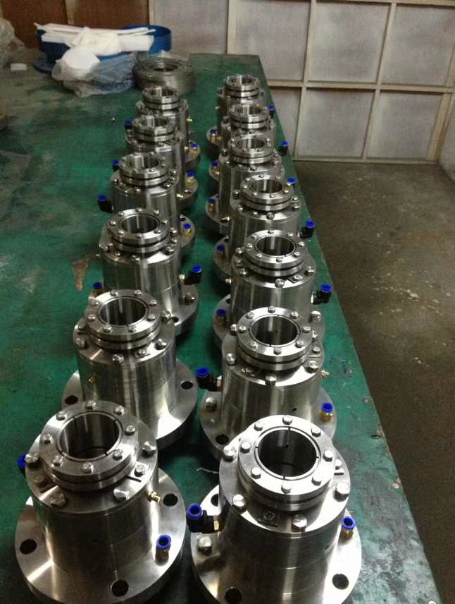 把水装进容器中无限高温加热,会发生什么现象?...