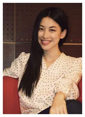 她有着令国内外惊叹的颜值,如今三十五岁的她,却还孤身一人