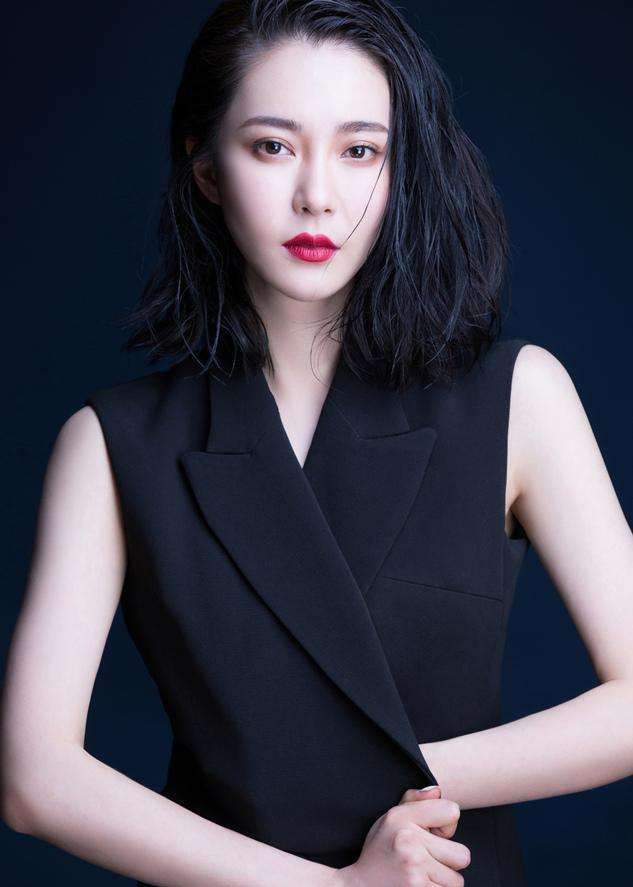 香港影星晶女郎胡然大气写真