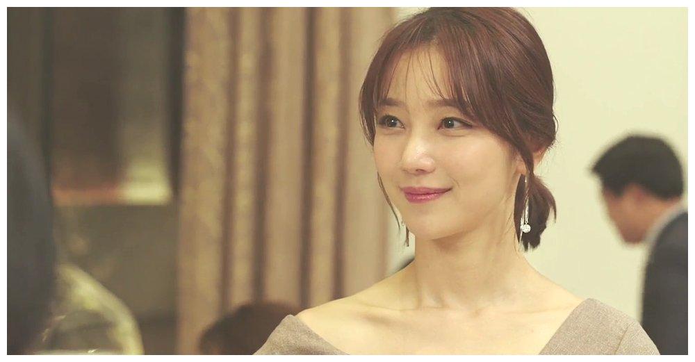 但是在《上流社会》中,只有一个人,演员金圭善活了下来.