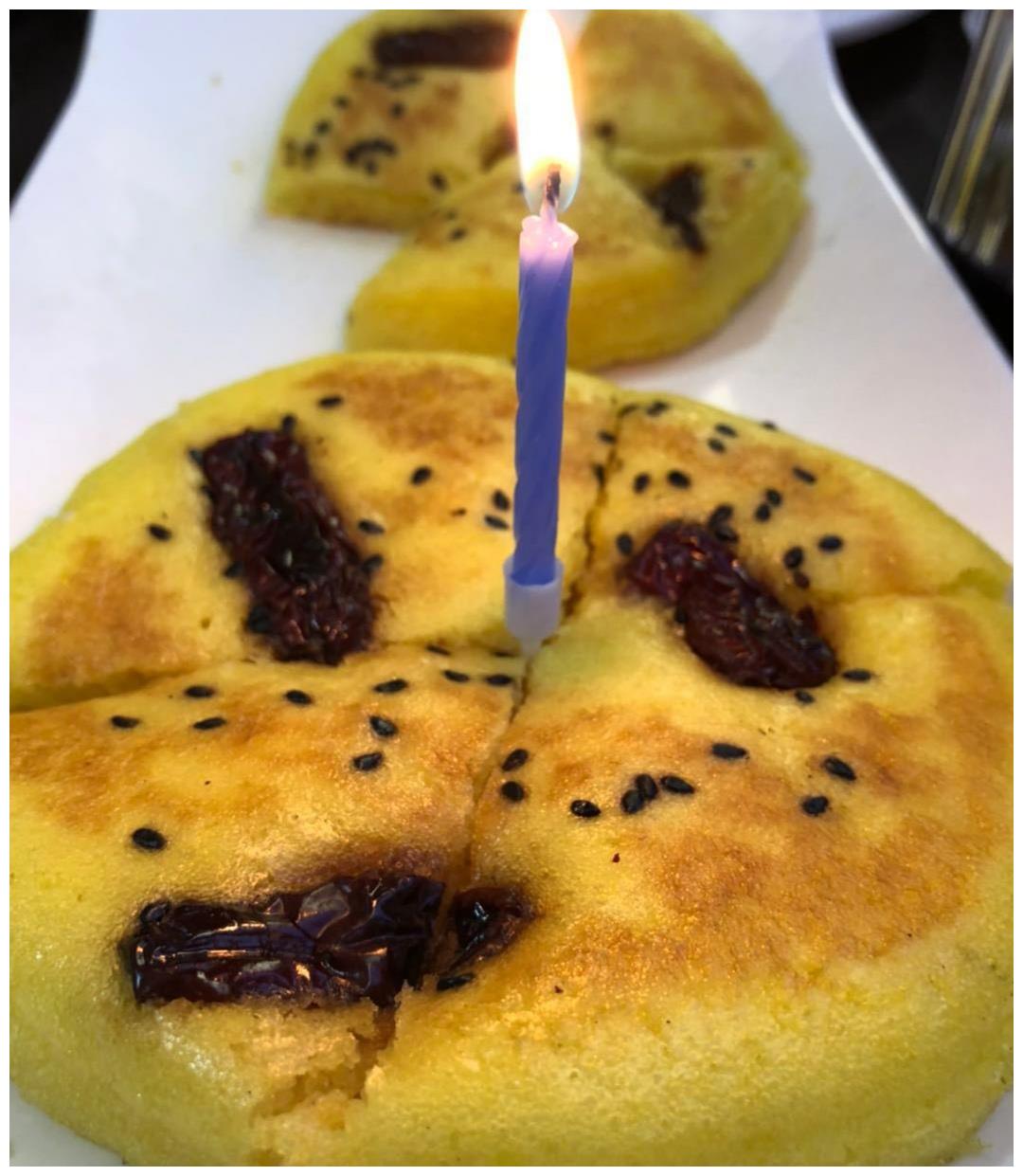 简陋的生日蛋糕图片