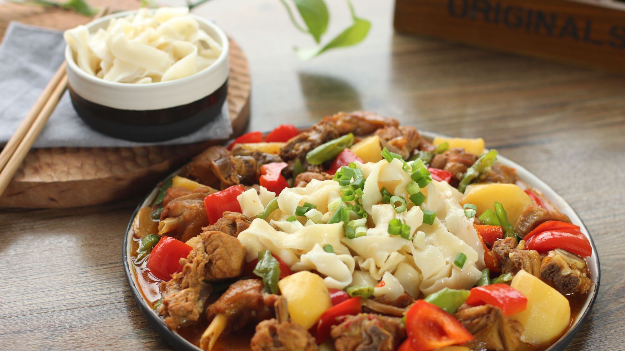 走进乌鲁木齐,品尝新疆乌鲁木齐特色美食小吃,感受新疆饮食文化