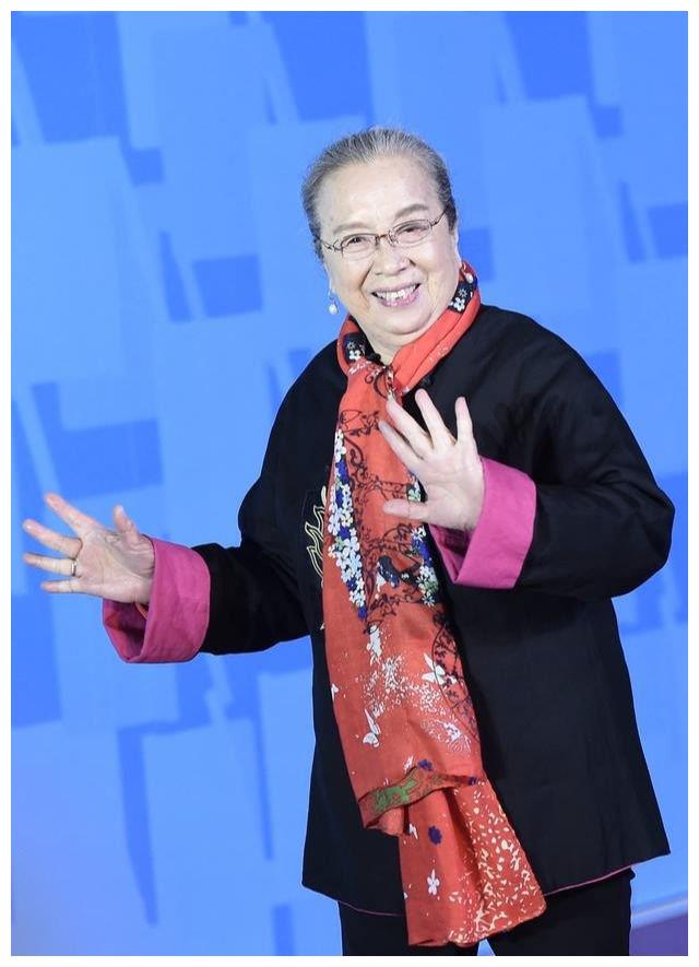 现在短视频平台开始流行起来,就连李明启老师也紧跟潮流,会在网络上