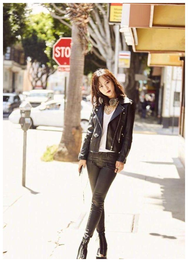 《余生请多指教》整装待发,杨紫卫衣搭皮裤出镜,堪比国际名模!