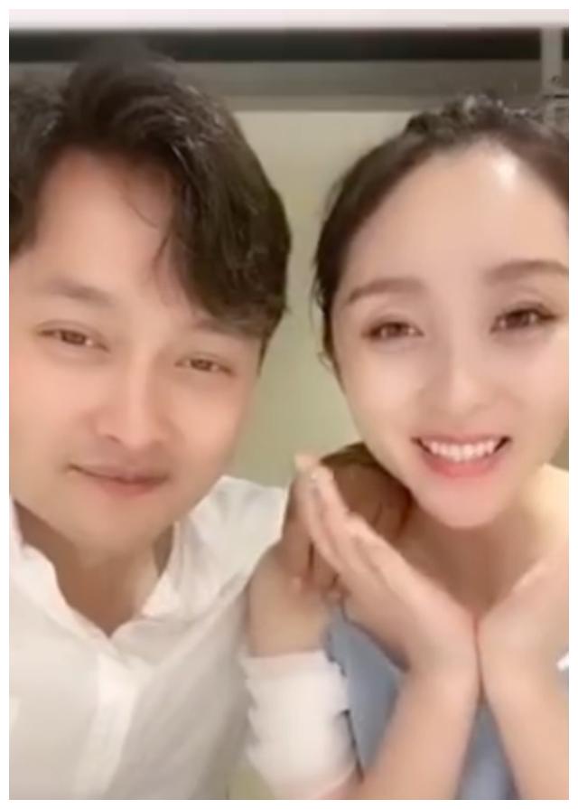 毕福剑空降星光大道选手陆海涛直播间和选手们热情互动