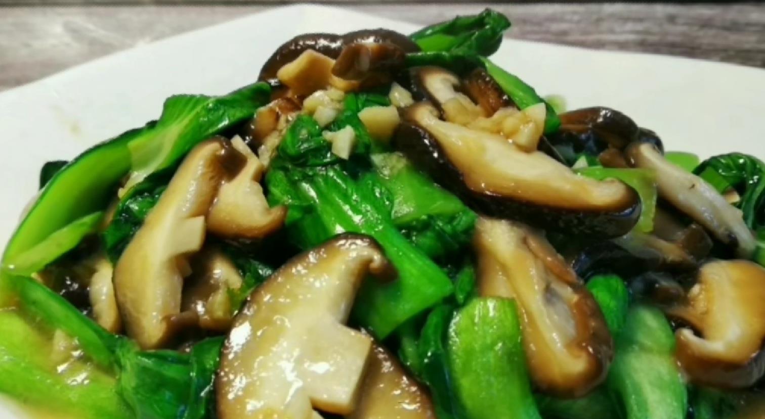 学会一招,做出的蘑菇炒青菜香脆可口,柔软滑嫩.老人孩子都爱吃|青菜|