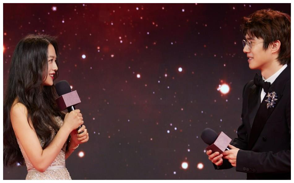 神仙同框!刘昊然和汤唯同台合影 画面养眼耐看休闲区蓝鸢梦想 - Www.slyday.coM 神仙同框!刘昊然和汤唯同台合影 画面养眼耐看休闲区蓝鸢梦想 - Www.slyday.coM