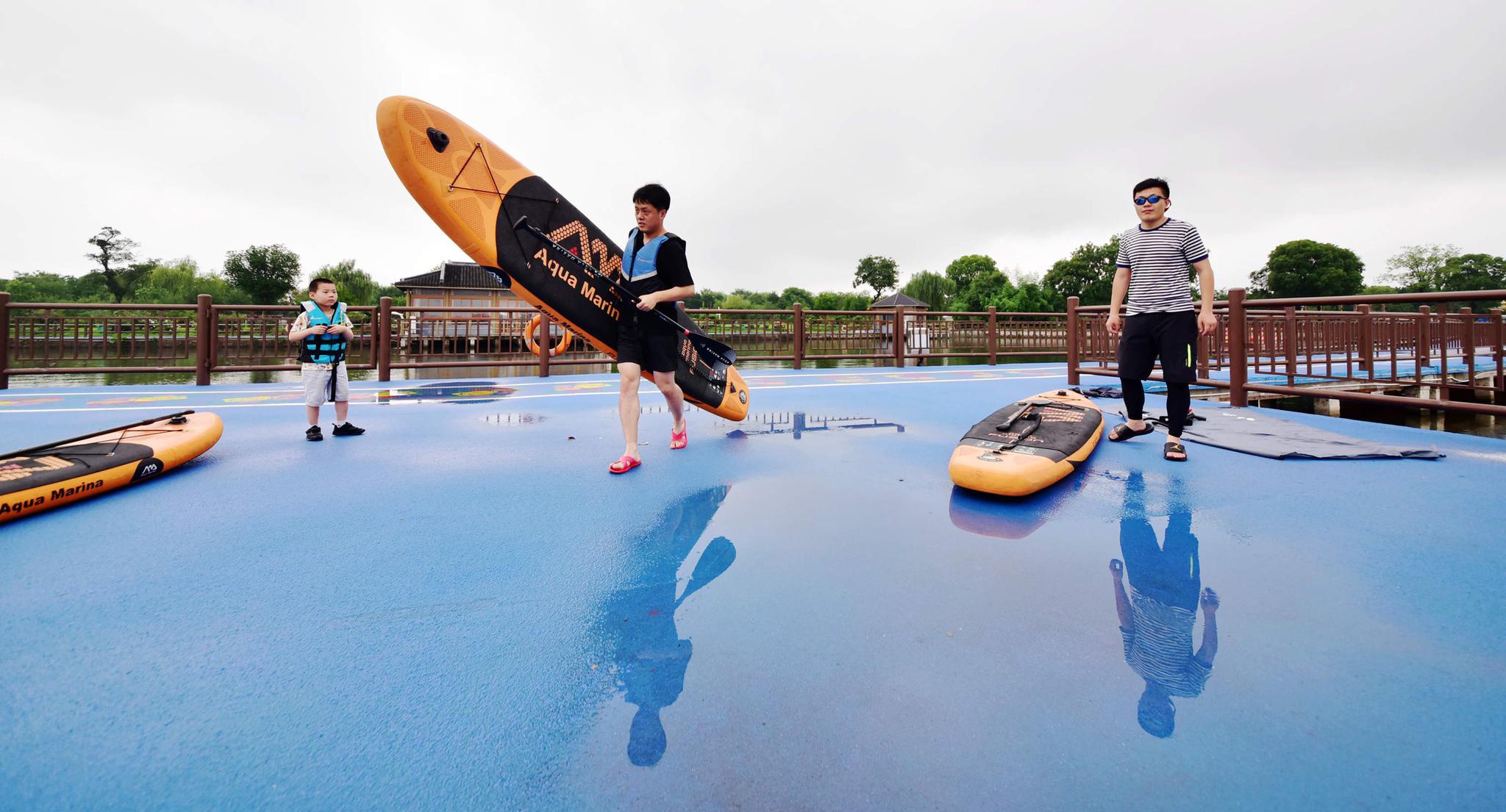 夏日水上运动的好去处,无锡鹅湖玫瑰园桨板水上项目试水体验.