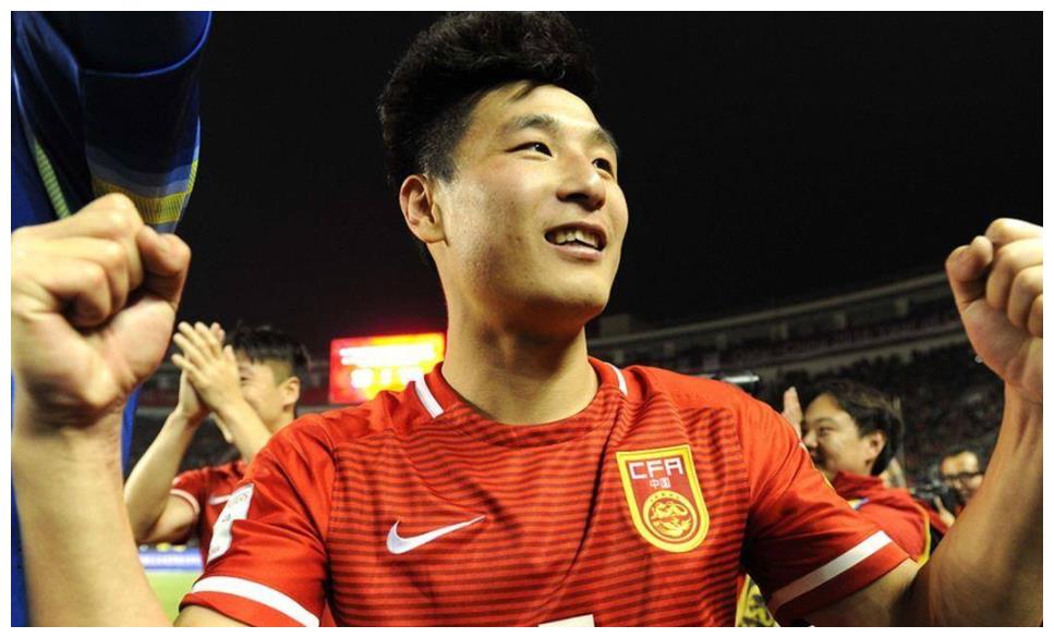 最高的两支球队获得世界杯参赛资格,两支小组第三名的球队进行附加赛