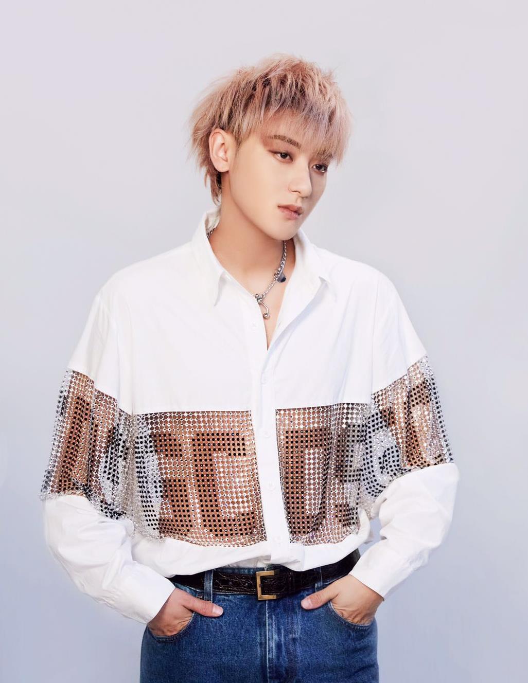 黄子韬的穿搭爱了爱了,穿白衬衫的他最帅