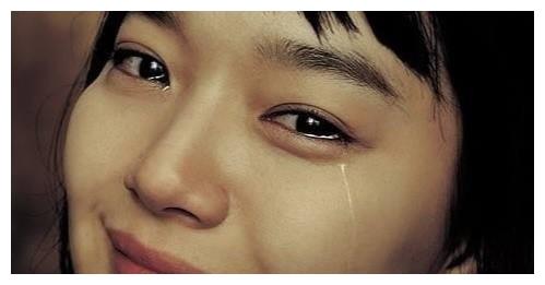 心理测试:三个哭泣的女人中谁是真的伤心?测你这些年受过的委屈