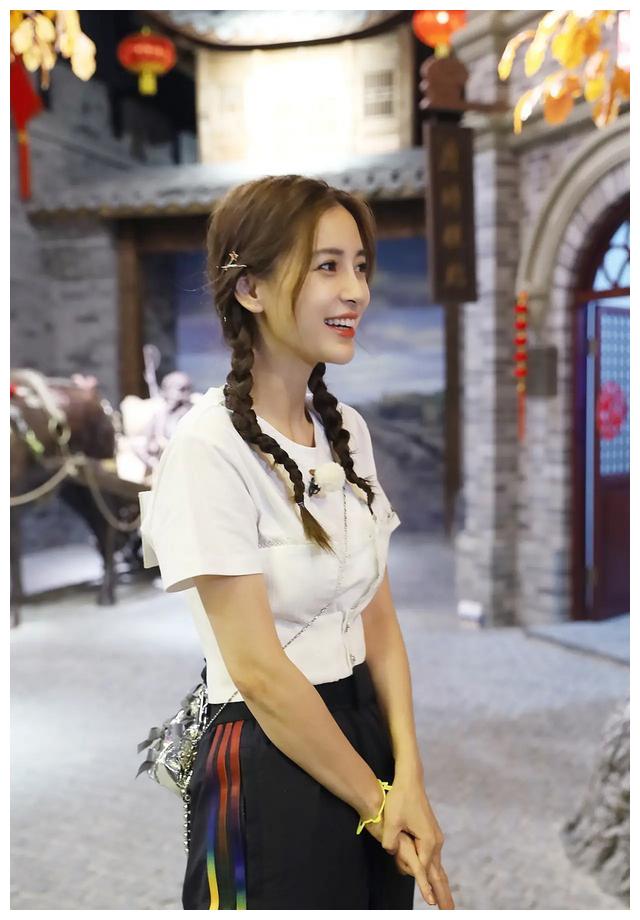 《跑男》第十期"baby的最佳男生"美照来啦,杨颖凤冠造型美爆了