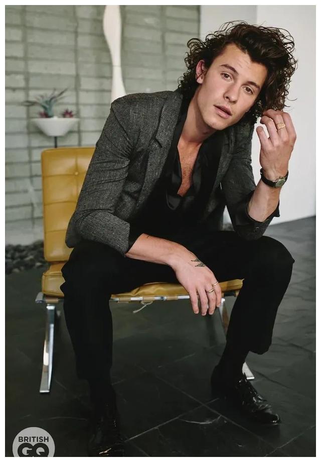 shawn mendes 最新杂志封面,22岁的他变成熟了