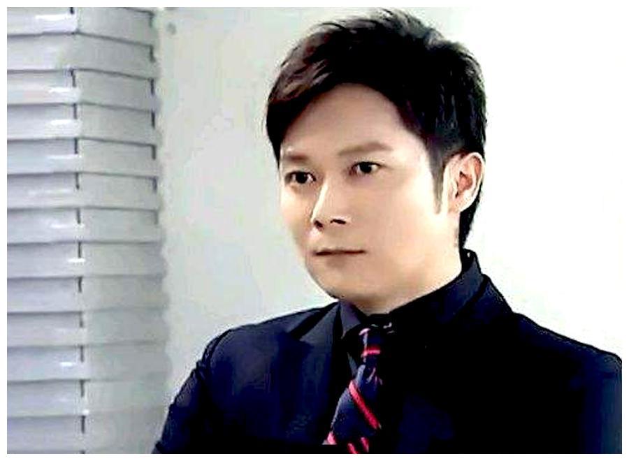 王灿因龙游天下红透全国拍戏受伤告别演戏收养四个非洲娃