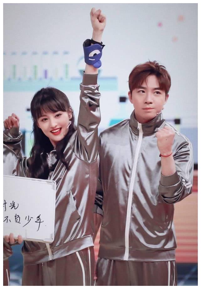 郑爽俞灏明拥抱引回忆杀,十年后再合体,2位对话太感人