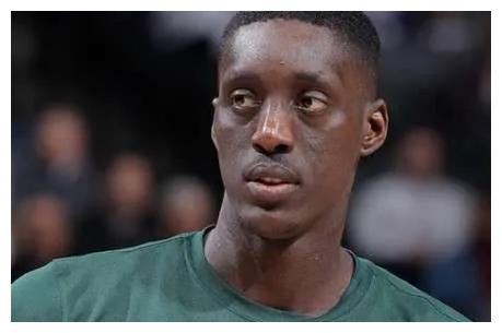 交易截止日前，美媒列出NBA30支球队可能被交易的一名球员