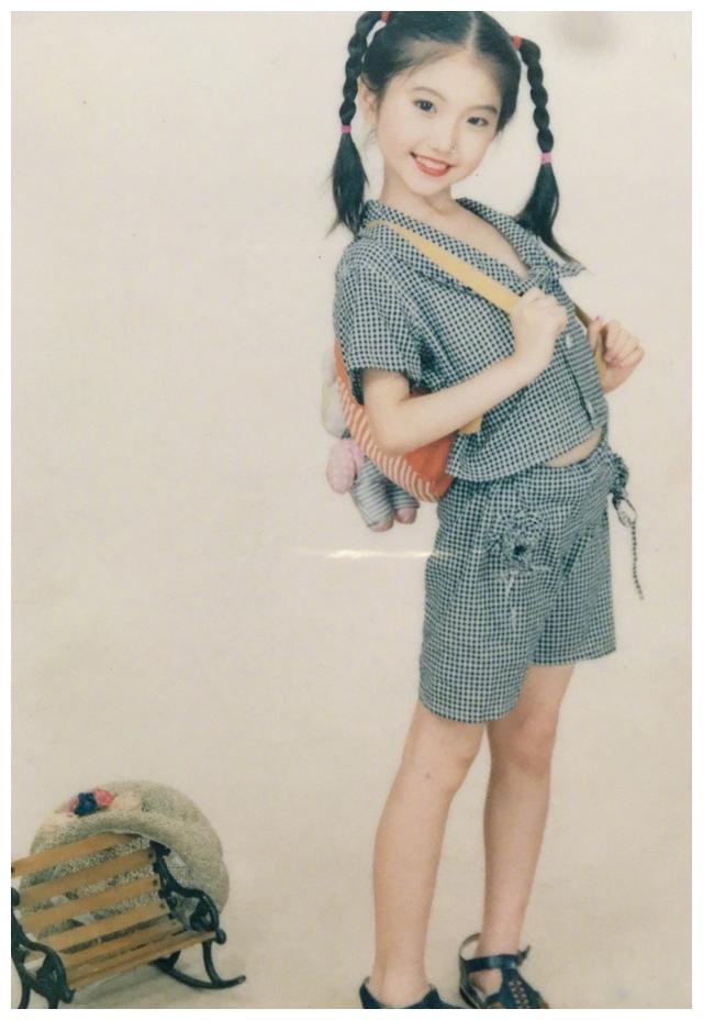 小岳岳,宋祖儿,王一博,李一桐,景甜儿时照片,一博是越长越帅