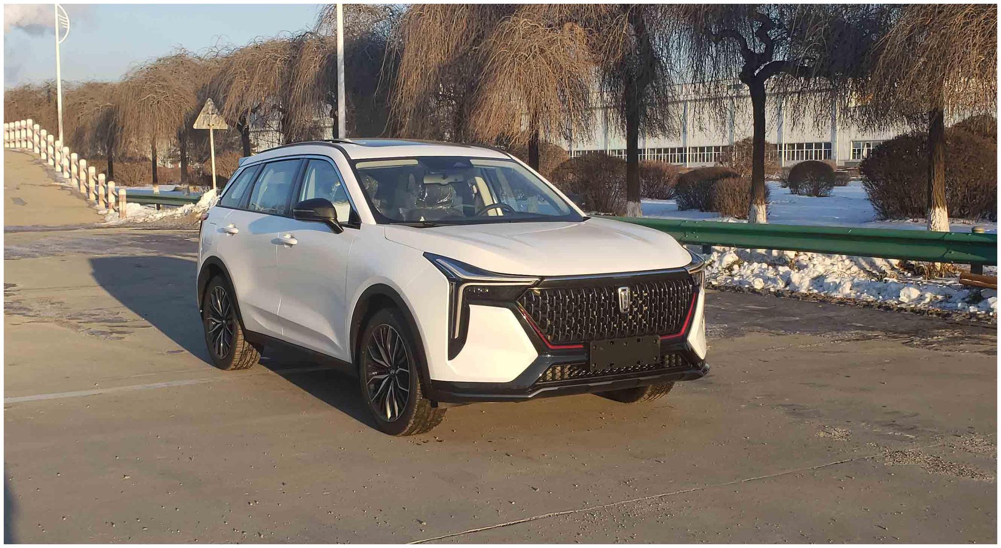 红黑双色搭配一汽奔腾t55运动版申报图曝光