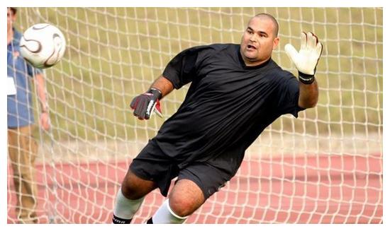 巴拉圭传奇门将奇拉维特宣布竞选总统 职业生涯曾打进67球|巴拉圭