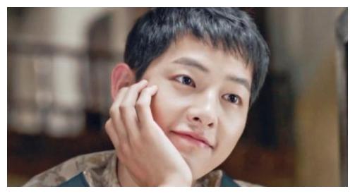 34岁宋仲基近况曝光身材发福放飞自我帅气形象一去不返