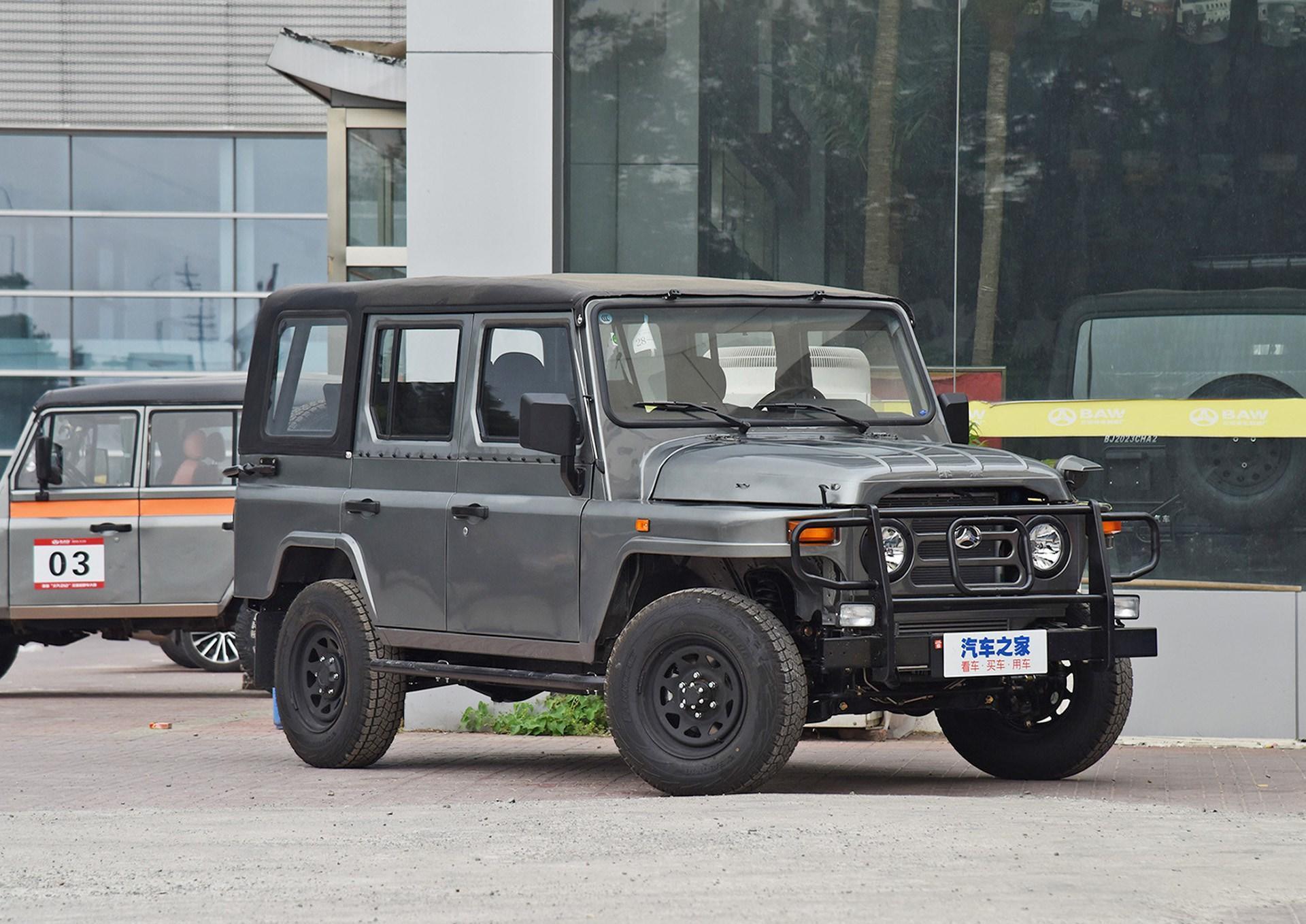 相对于现在比较流行的都市越野型汽车,北汽bj212充满着浓郁的硬派越野