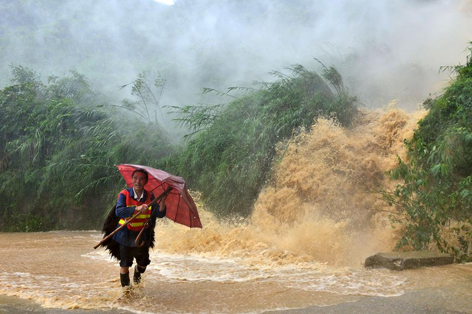 正文  山洪暴发之前,我们要提前撤离,千万不要小看