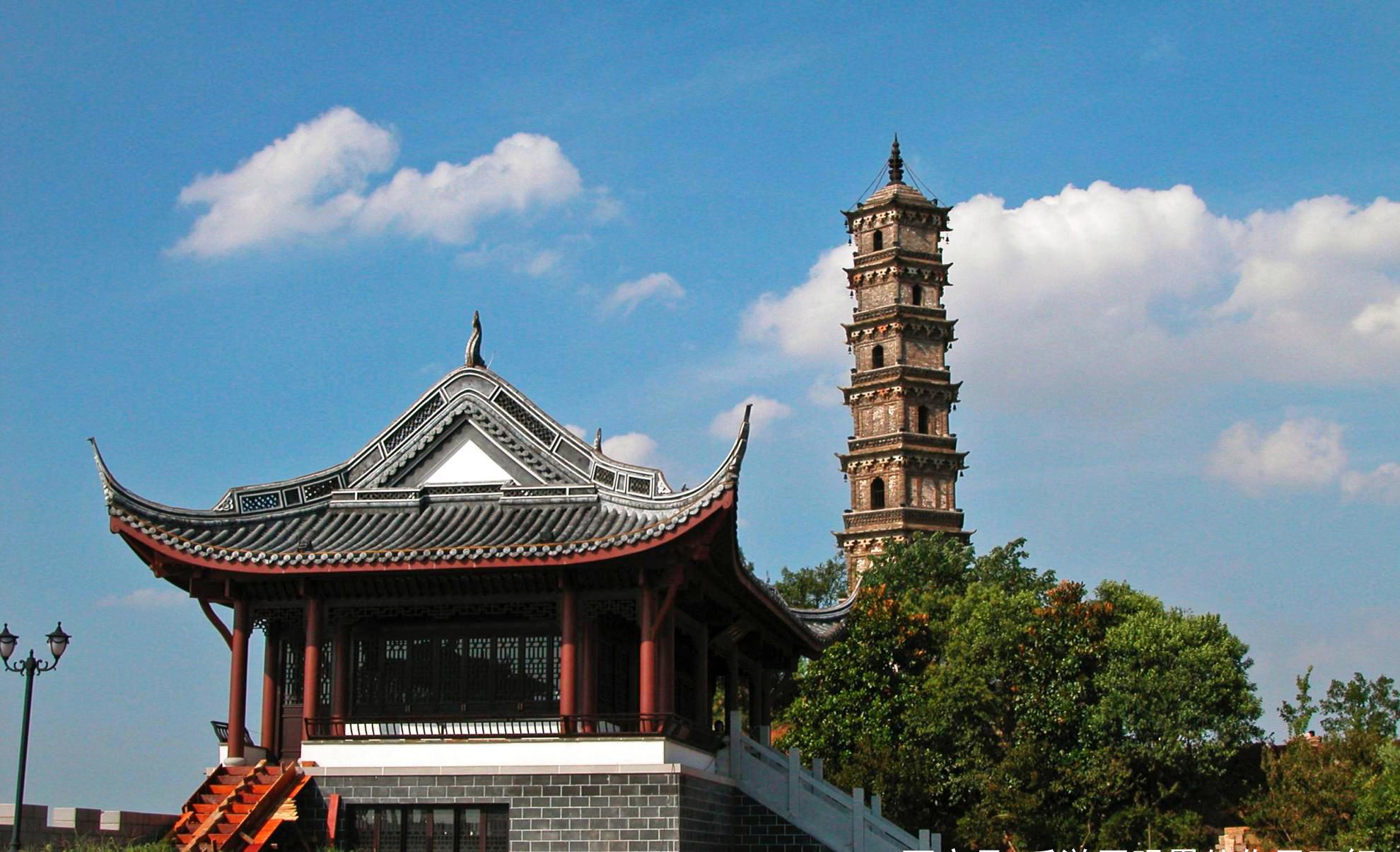 九江名胜锁江楼:遭侵华日寇炮击惨中七弹,仍巍然耸立