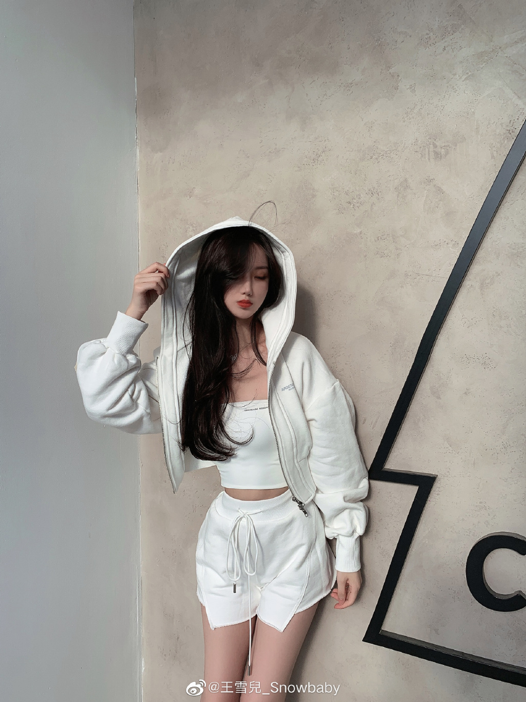 美女网红模特王雪儿迷人写真美照欣赏背影好看_高清图集_新浪网