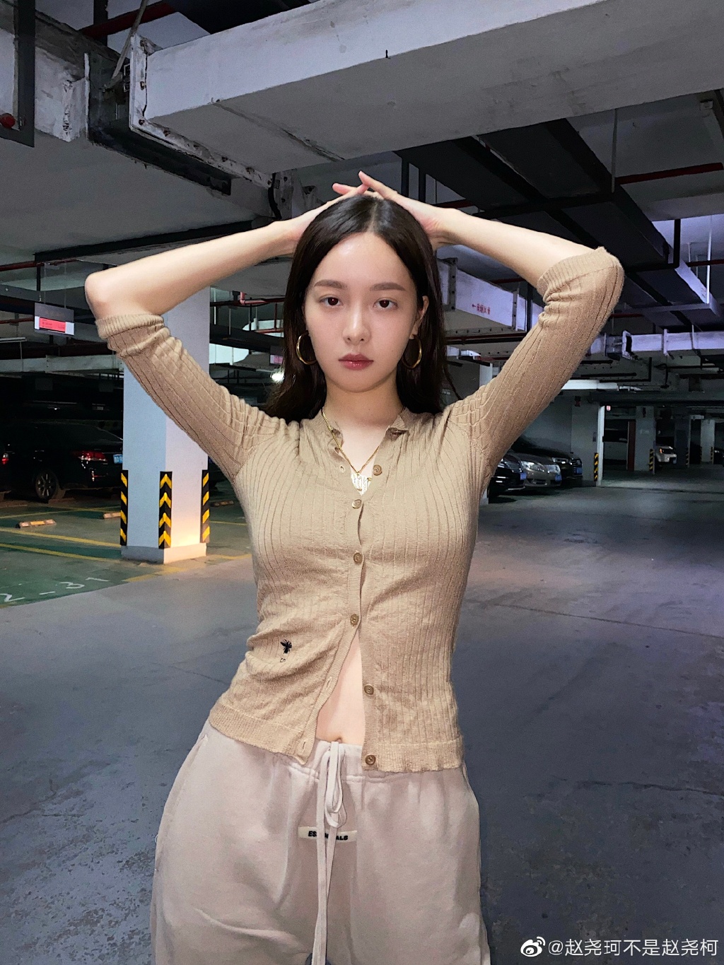 美女演员赵尧珂迷人写真美照欣赏好时尚
