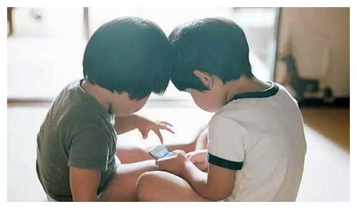 多子女家庭中,子女的关系好坏关键看父母,特别看这一点