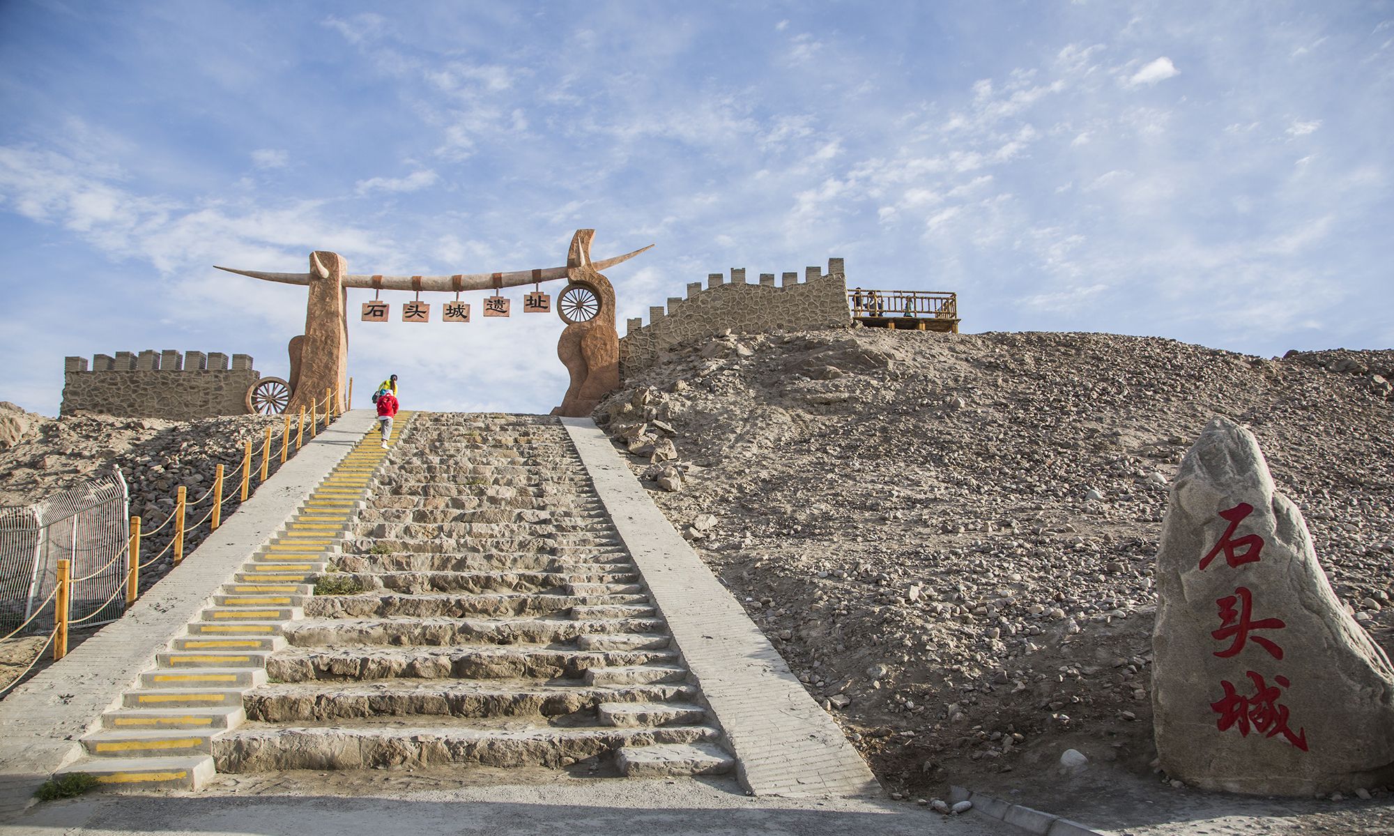 新疆塔县距今约2200年的石头城遗址,汉唐丝绸之路的