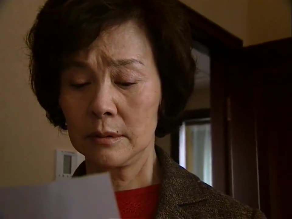 荣归:明思留下一个条子,离家出走了,张淑媛忙给李国荣打电话