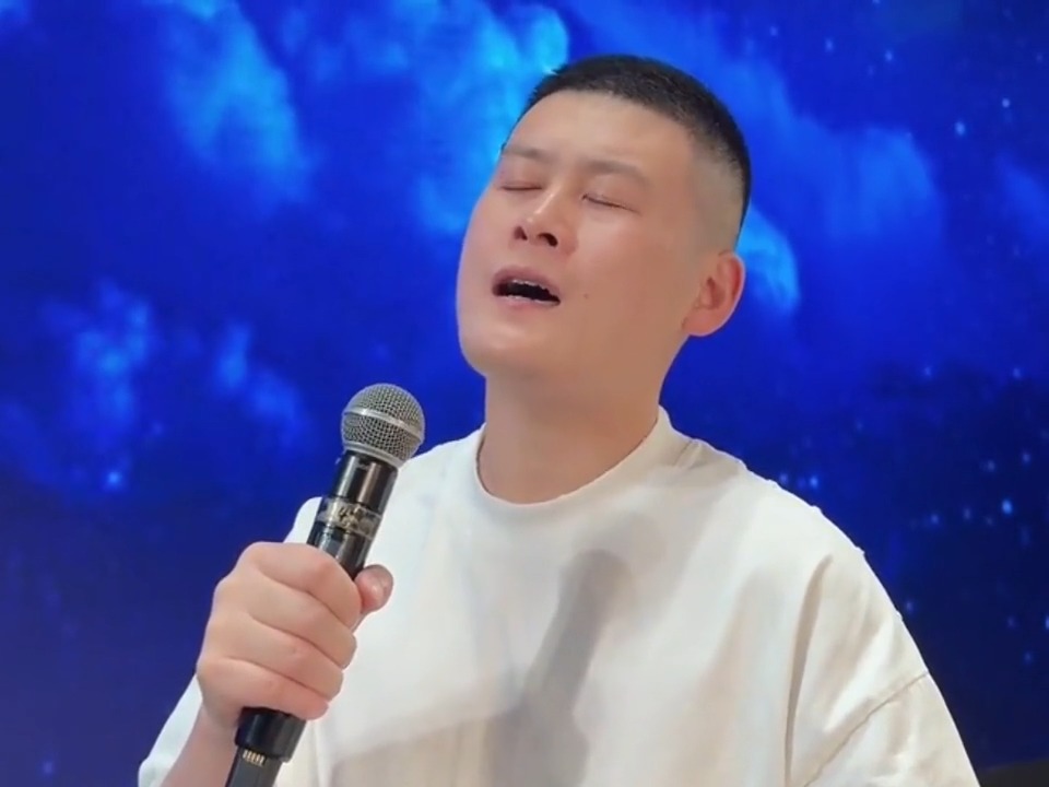 赵本山徒弟张小健深情演唱《月牙儿》真是名师出高徒啊