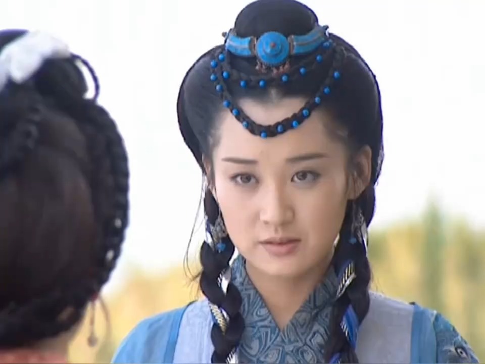 这版《笑傲江湖》很精彩，配上老歌《死不了》，勾起80后的回忆