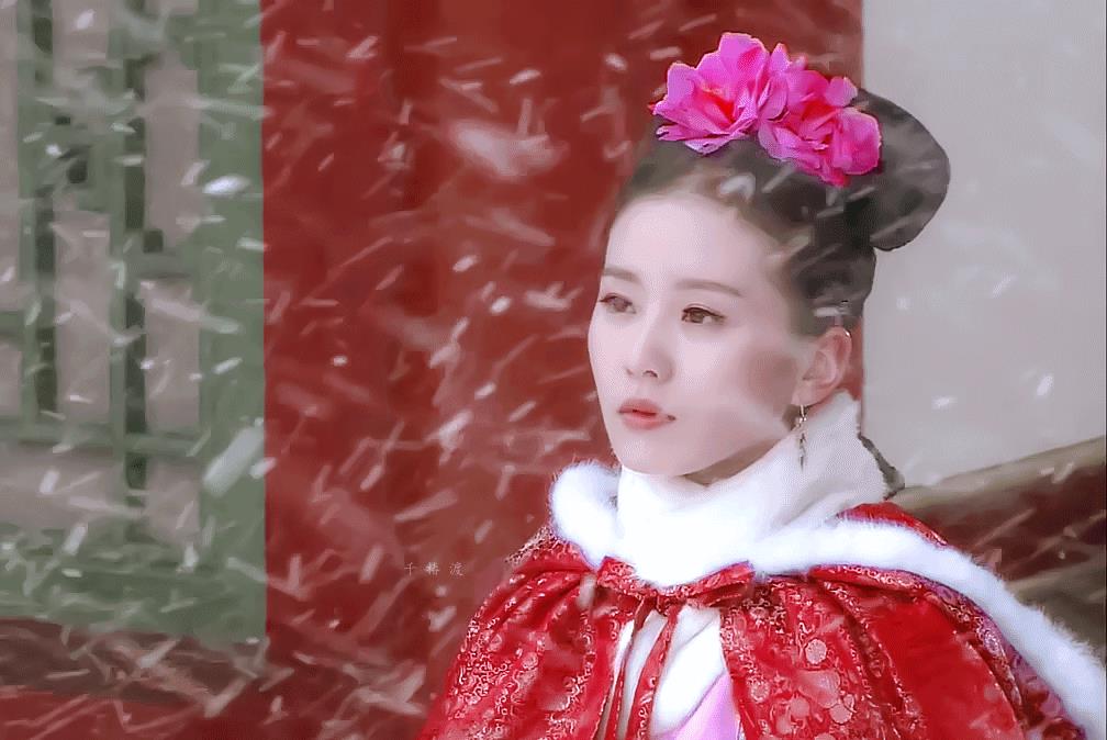 漫雪飞舞,重现步步惊心经典片段,再看刘诗诗的雪中红梅舞