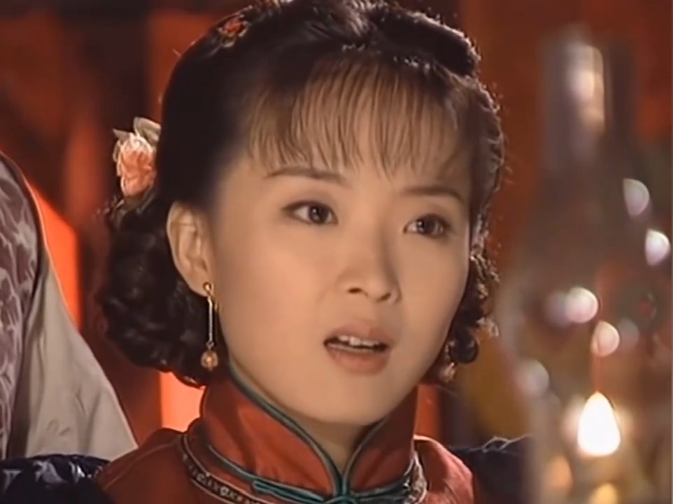 老歌《迟来的爱》真好听，旋律优美动人，喜欢剧中王艳