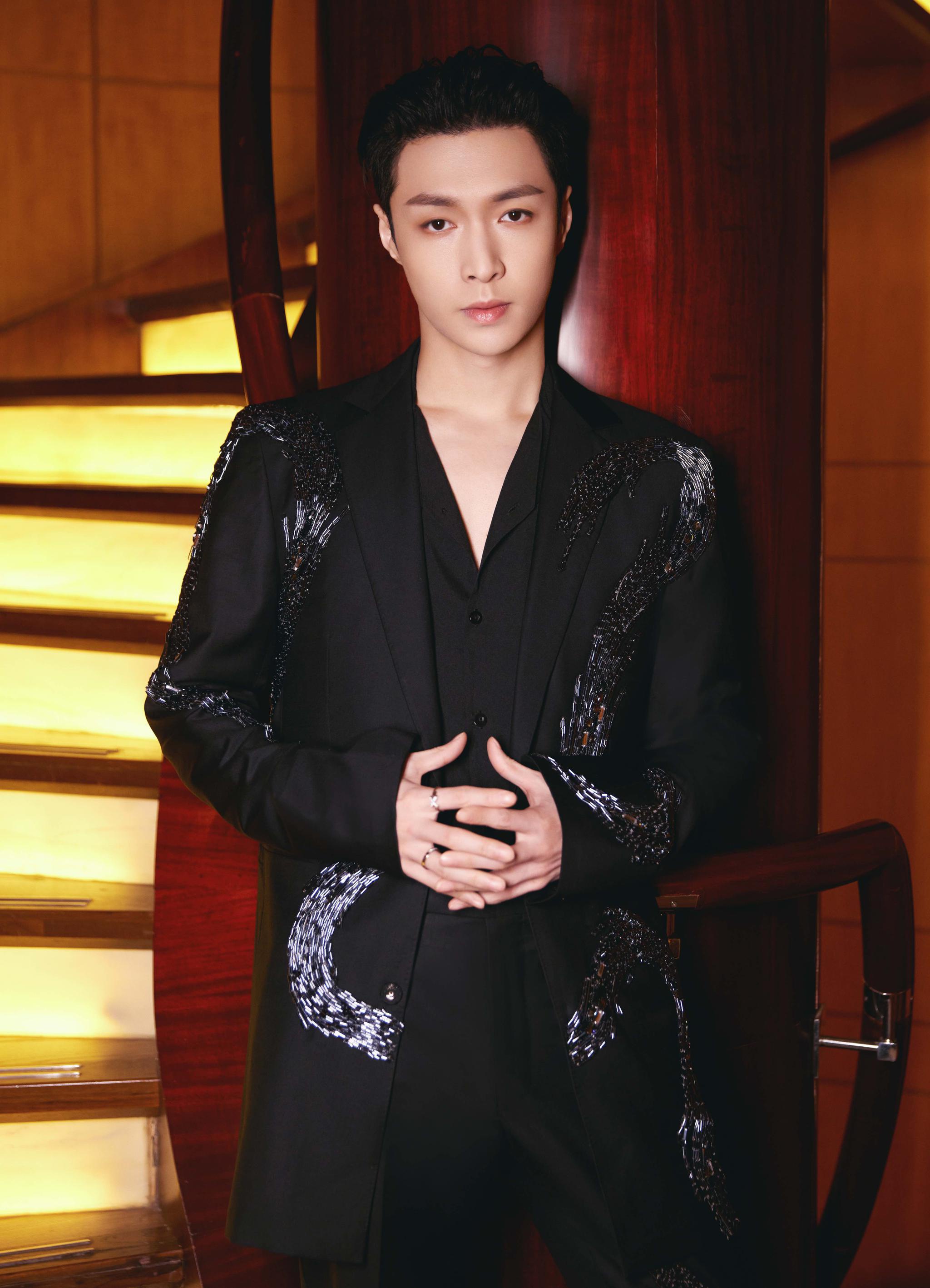 张艺兴做客人民论坛直播间 畅谈文艺新气象新发展(图7)