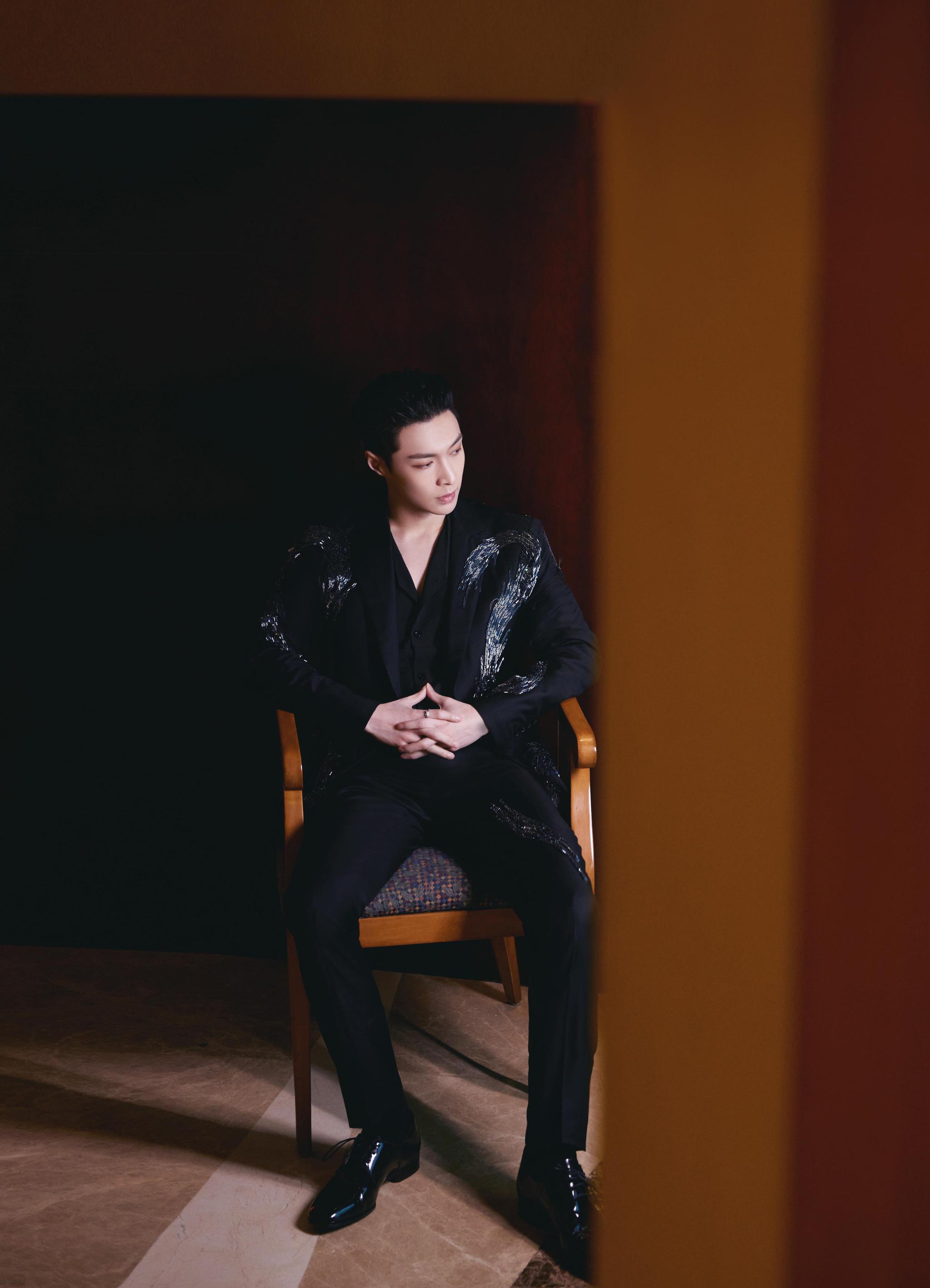 张艺兴做客人民论坛直播间 畅谈文艺新气象新发展(图8)