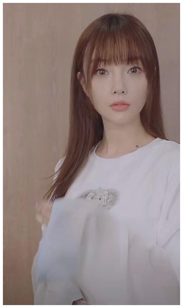 38岁李小璐晒古装写真被网友痛批像潘金莲长相与造型太违和