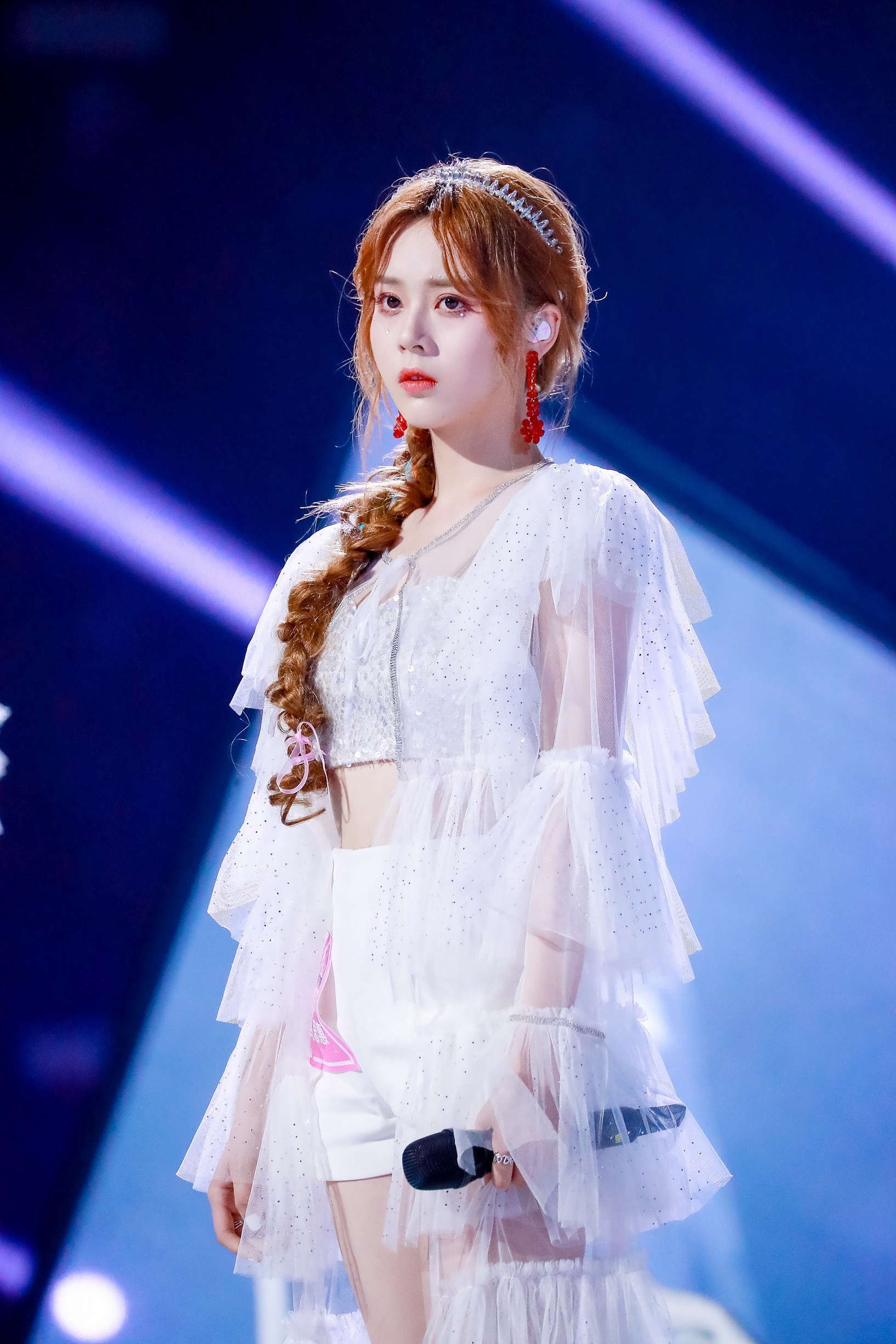 马思惠《创造营2020》亮相创始人之夜 星空网纱连衣裙亮眼max