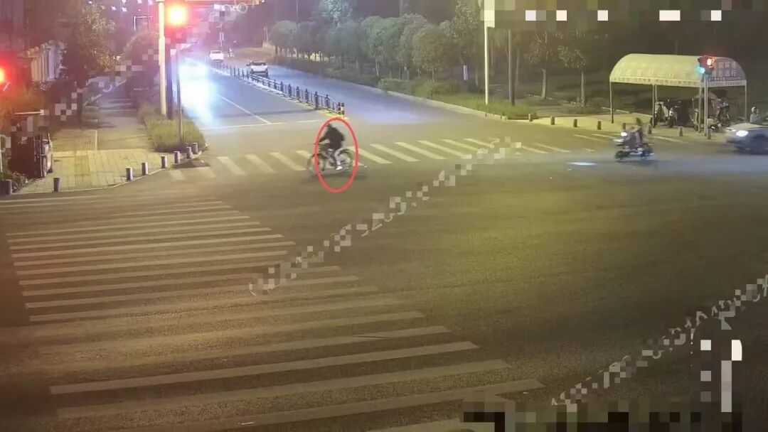 男子偷12岁男孩自行车,骑42公里回家刚把车打理干净,民警上门了 男子偷12岁男孩自行车,骑42公里回家刚把车打理干净,民警上门了
