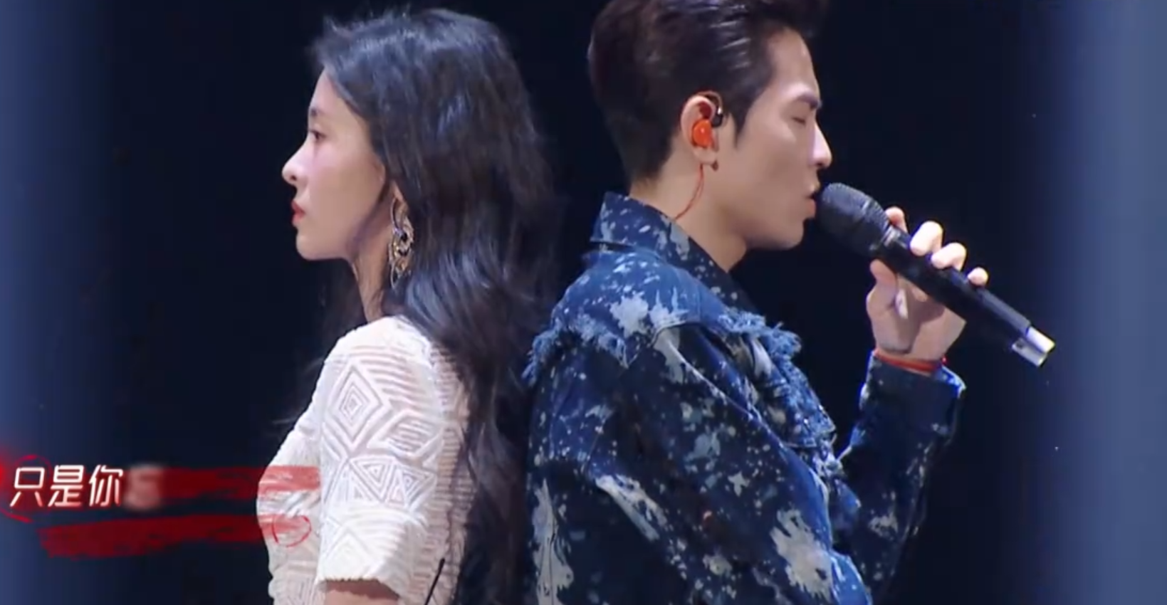 萧敬腾张碧晨杀疯了同台合唱一眼瞬间二人的气场太强了