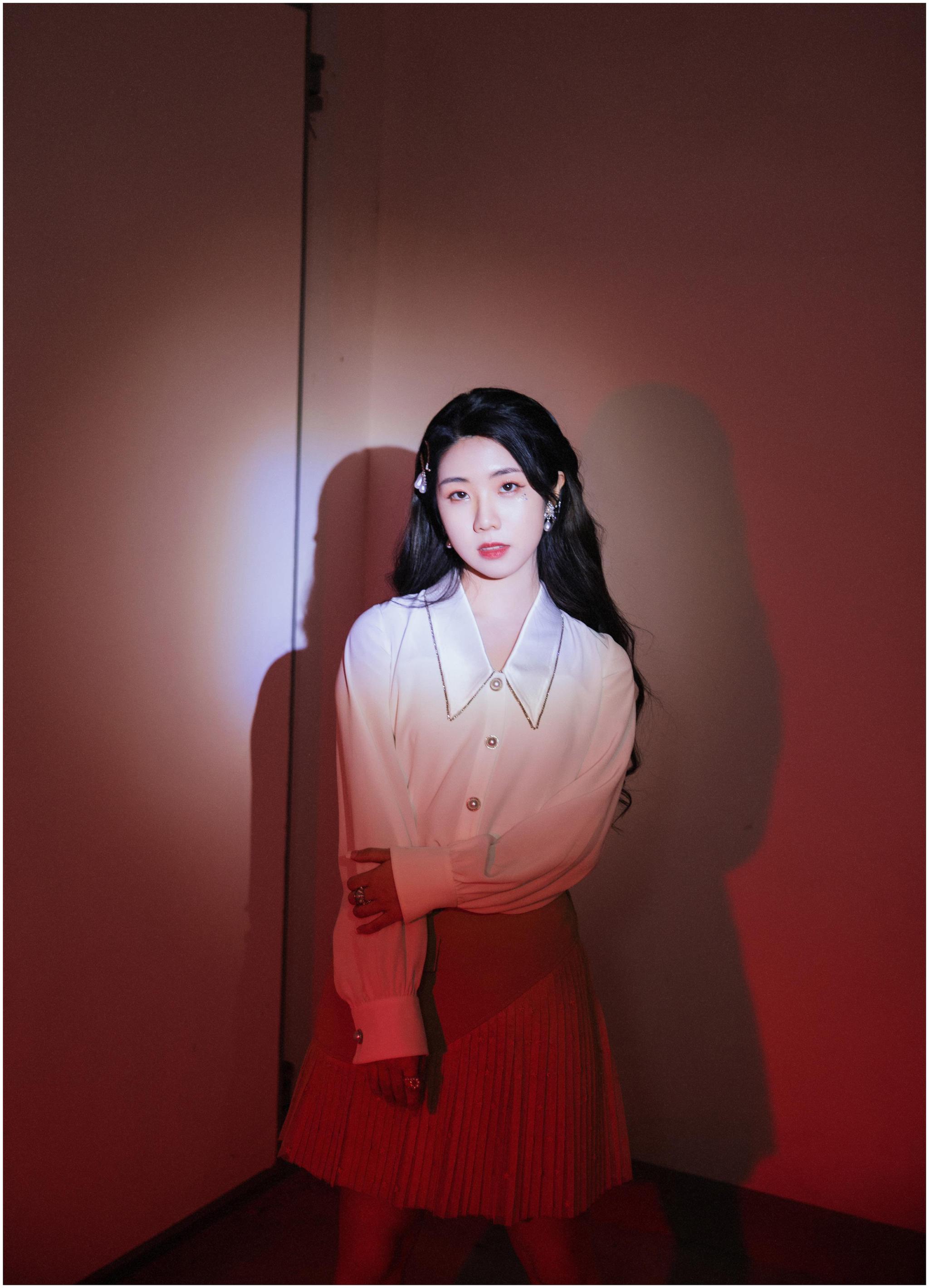 石玺彤双跨年活力献唱"涂鸦梦境"巡演青岛站启动__财经头条